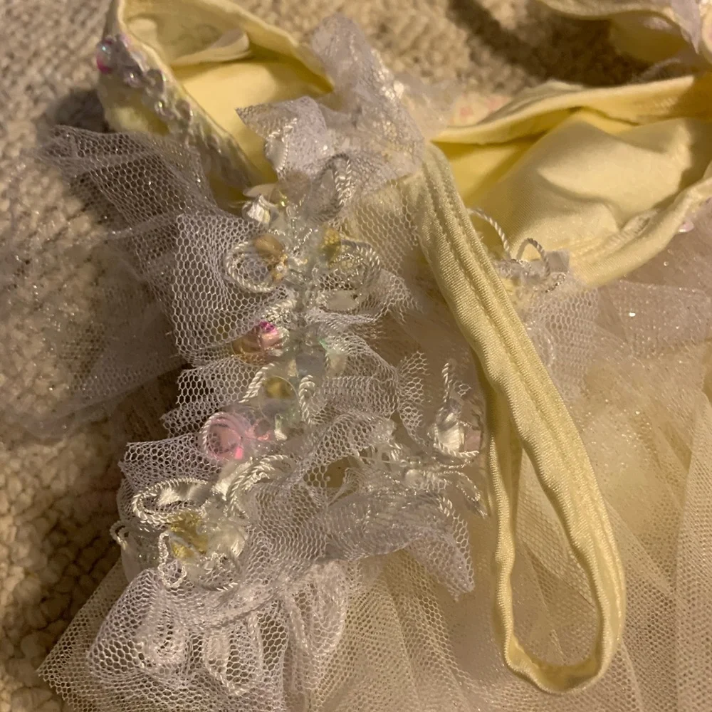 Curtain Call cream color